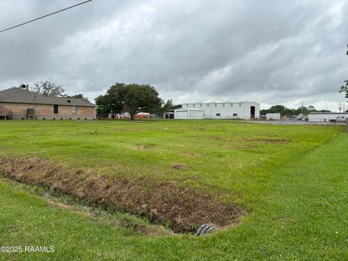 111 Carmelite Cir, Youngsville, LA, 70592-5439 | Card Image