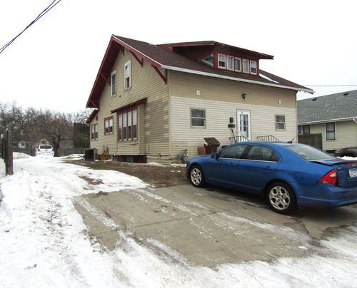 111 Coleman Ave, Montevideo, MN, 56265-2126 | Card Image