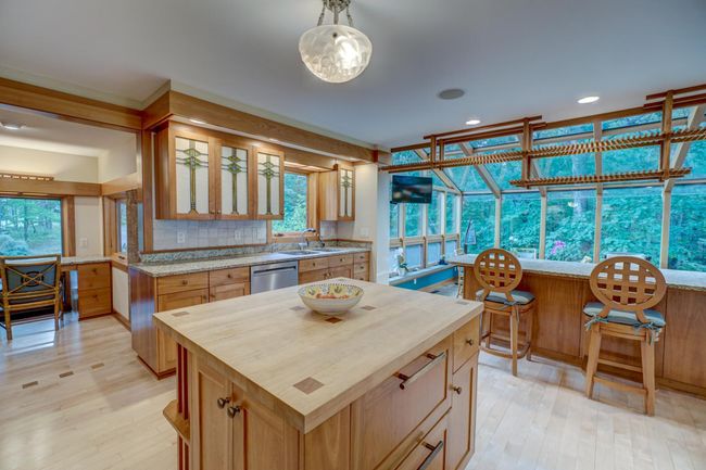Office nook off the kitchen | Image 22