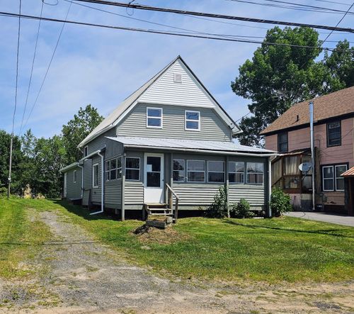37 Waller St, Piercefield, NY, 12973-7901 | Card Image