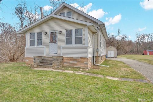 3424 N Irish Rd, Davison, MI, 48423-9501 | Card Image