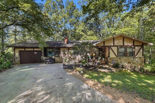 16 Sweetbriar Ct, Crossville, TN, 38558-9001 | Card Image