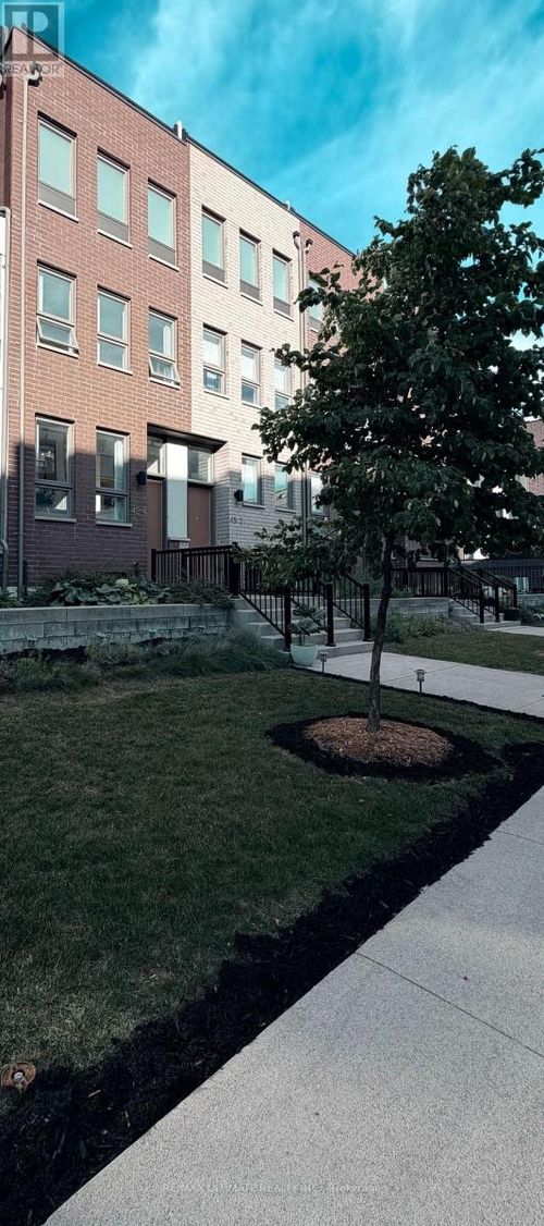 4-45 Thomas Mulholland Dr, North York, ON, M3K0A8 | Card Image