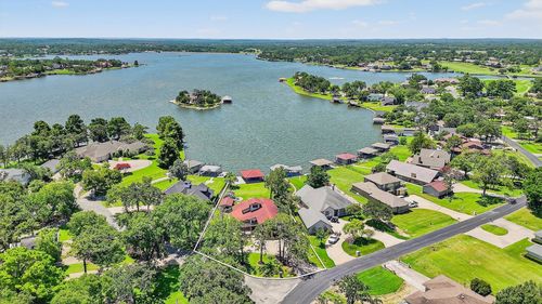 101 Sarsi Cv, Gainesville, TX, 76240-9442 | Card Image