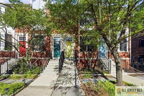 151 Neilson St, New Brunswick, NJ, 08901-1213 | Card Image