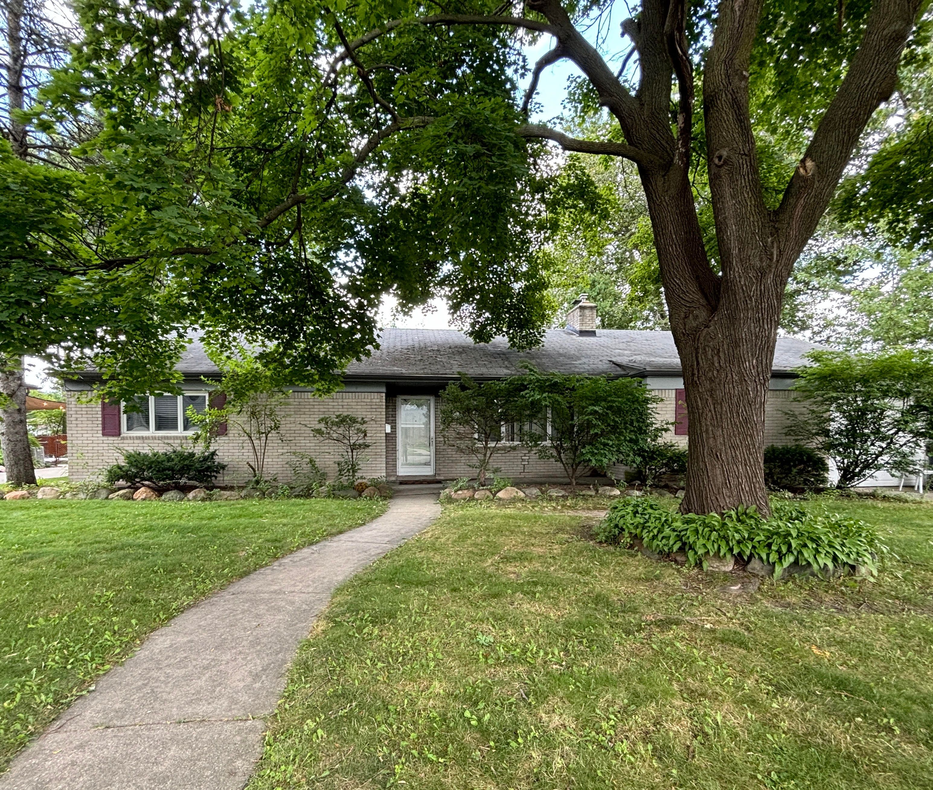 Shenandoah Dr, Royal Oak, MI 48073