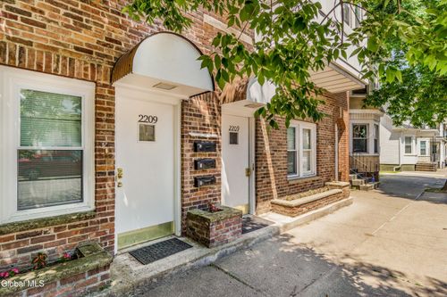 apt-3-2209 15th St, Troy, NY, 12180-3056 | Card Image