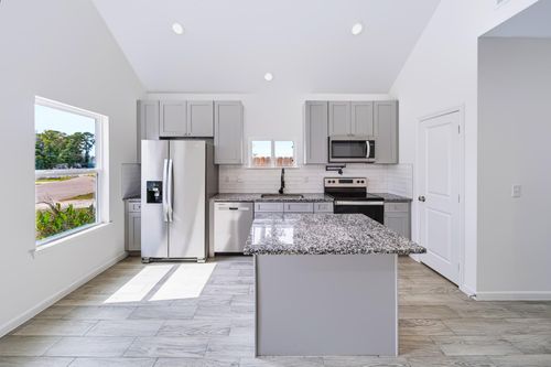 16686 E Lynbrook, Montgomery, TX, 77316-2946 | Card Image