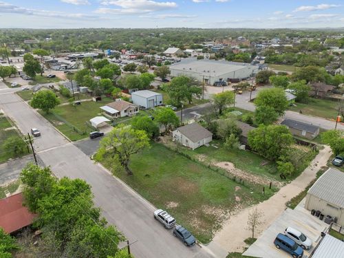 807 S Main St, Lampasas, TX, 76550-3242 | Card Image