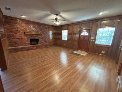 453 English Court, House other with 3 bedrooms, 2 bathrooms and 10 parking in Springtown TX | Image 2