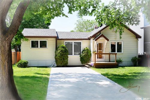 727 Av M S, Saskatoon, SK, S7M2L3 | Card Image
