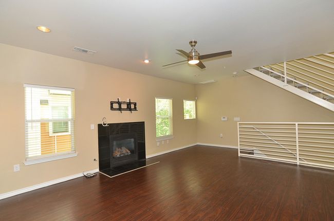 APT-1003 - 2606 Wilson St, Condo with 2 bedrooms, 3 bathrooms and 2 parking in Austin TX | Image 4