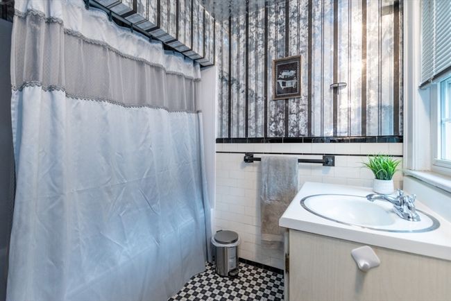 504 Mount Auburn St, House other with 3 bedrooms, 2 bathrooms and null parking in Watertown MA | Image 33