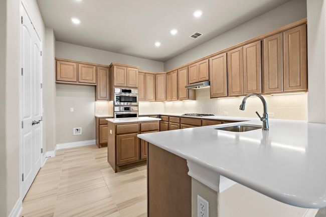 113 Amiata Dr, Townhouse with 2 bedrooms, 2 bathrooms and null parking in Horseshoe Bay TX | Image 5