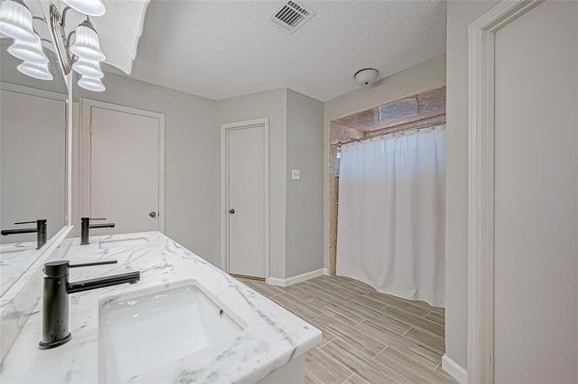 12622 Pine Bough Ln, House other with 4 bedrooms, 2 bathrooms and 2 parking in Cypress TX | Image 31