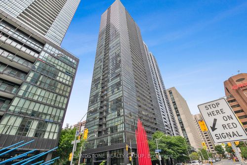 2604-110 Charles St E, Toronto, ON, M4Y1T5 | Card Image
