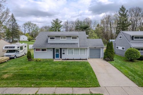3071 Scott St, Cuyahoga Falls, OH, 44223-2233 | Card Image