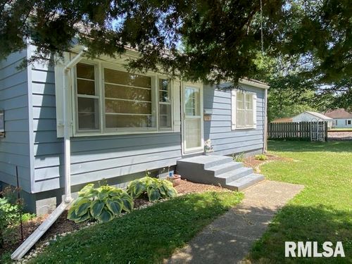 606 Sw 6th St, Fairfield, IL, 62837-1437 | Card Image