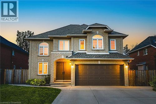 81 Jacqueline Blvd, Hamilton, ON, L9B2R2 | Card Image