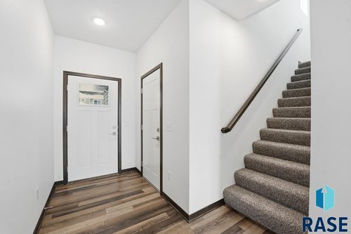 6205 S Hunt Pl Place, Sioux Falls, SD, 57106 | Card Image