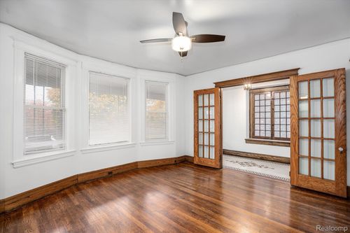 310 Hendrie St, Detroit, MI, 48202-3712 | Card Image