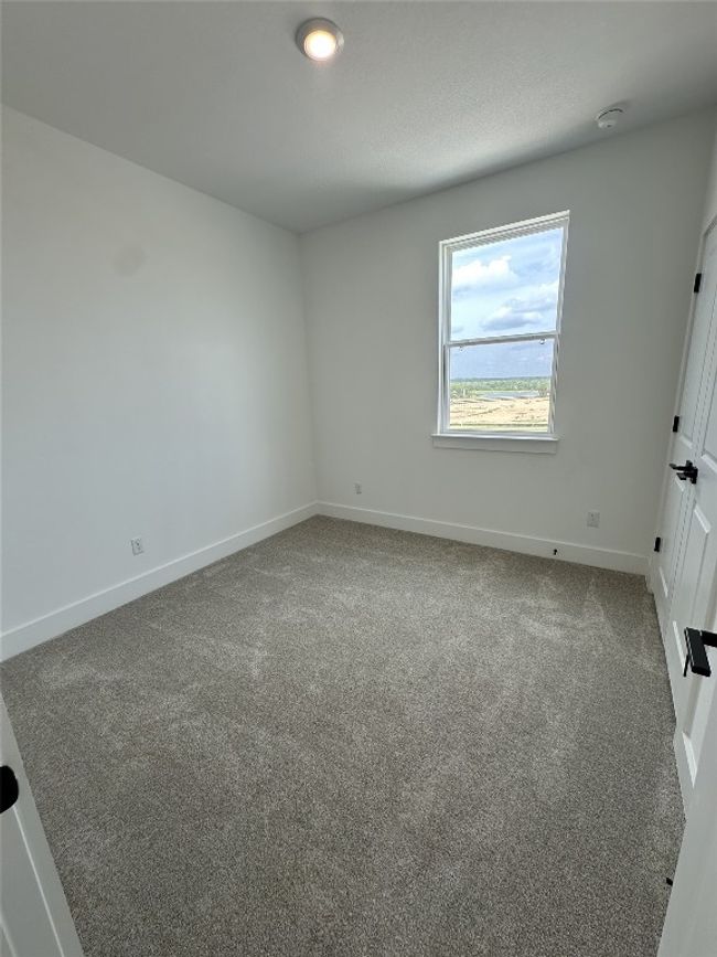 173 Sycamore Pines Ln, House other with 3 bedrooms, 3 bathrooms and 2 parking in Kyle TX | Image 11