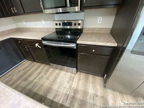3902 Nuttall Oak Dr, San Antonio, TX, 78223-3991 | Card Image