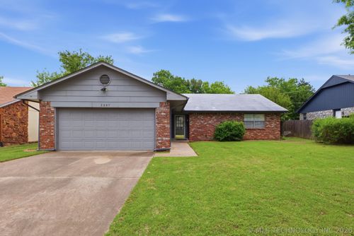 3207 S Skylane Drive, Sand Springs, OK, 74063 | Card Image
