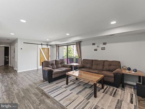 541-3100 S Manchester St, FALLS CHURCH, VA, 22044-2743 | Card Image