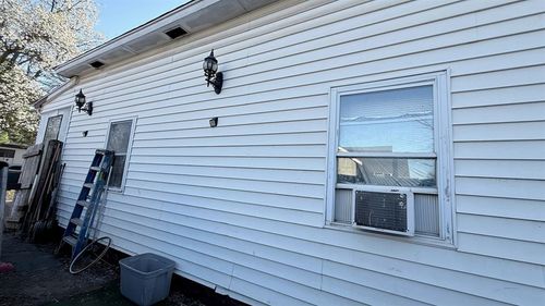 1418 W Dakota Ave, Chickasha, OK, 73018-2942 | Card Image