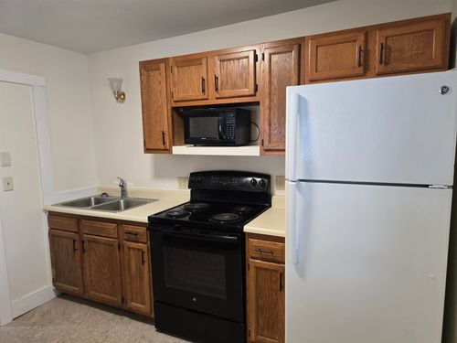 9-147-9 Laurel St, Newport, NH, 03773-1912 | Card Image