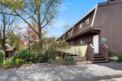 193-193 Knapps Hwy, Fairfield, CT, 06825-3737 | Card Image