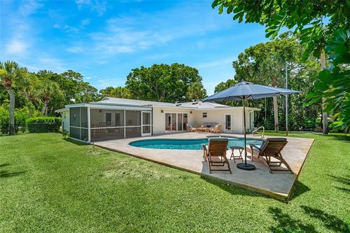 976 25th St, Vero Beach, FL, 32960-5016 | Card Image