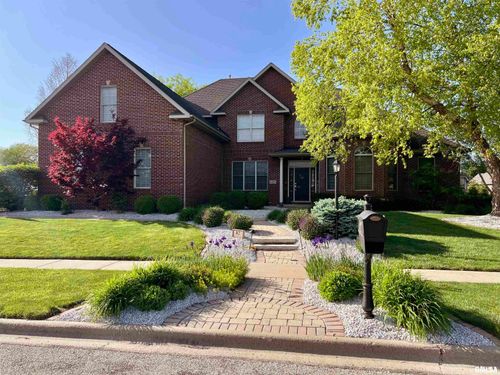 2 Hunters Way, Washington, IL, 61571-2239 | Card Image