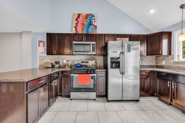 915 Brushwood Dr, House other with 3 bedrooms, 2 bathrooms and null parking in Wolverine Lake MI | Image 4