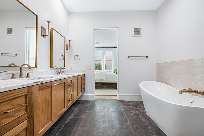 UNIT-13 - 350 O Connor Ridge Blvd, Condo with 3 bedrooms, 3 bathrooms and null parking in Irving TX | Image 24