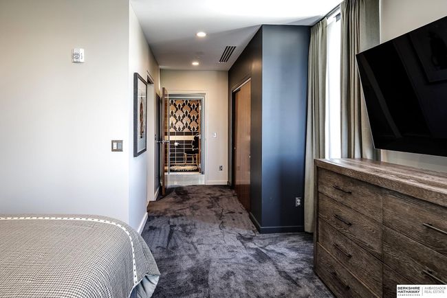 APT-401 - 1502 S 10 Th St, Condo with 2 bedrooms, 3 bathrooms and 2 parking in Omaha NE | Image 39