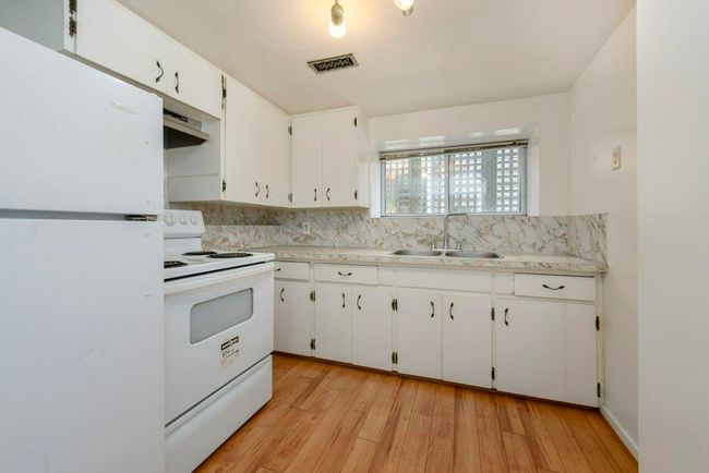 104 E 24 Th Ave, House other with 4 bedrooms, 2 bathrooms and 1 parking in Vancouver BC | Image 17