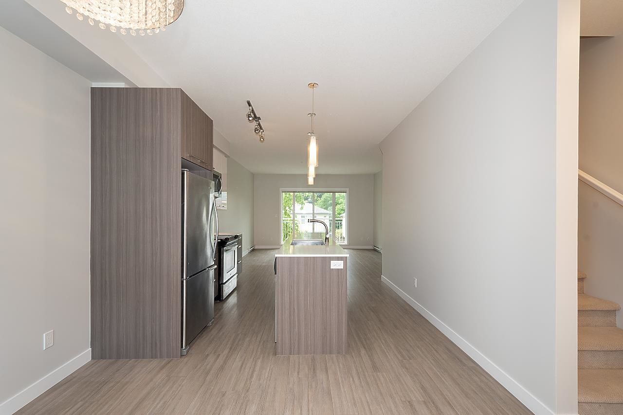 7 - 638 Regan Avenue, Townhouse with 2 bedrooms, 2 bathrooms and 2 parking in Coquitlam BC | Image 9