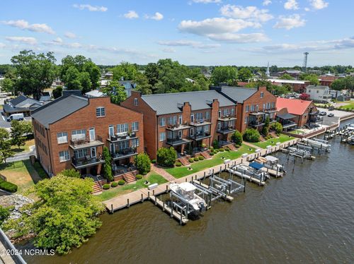 unit-303-425 W Main St, Washington, NC, 27889-4894 | Card Image
