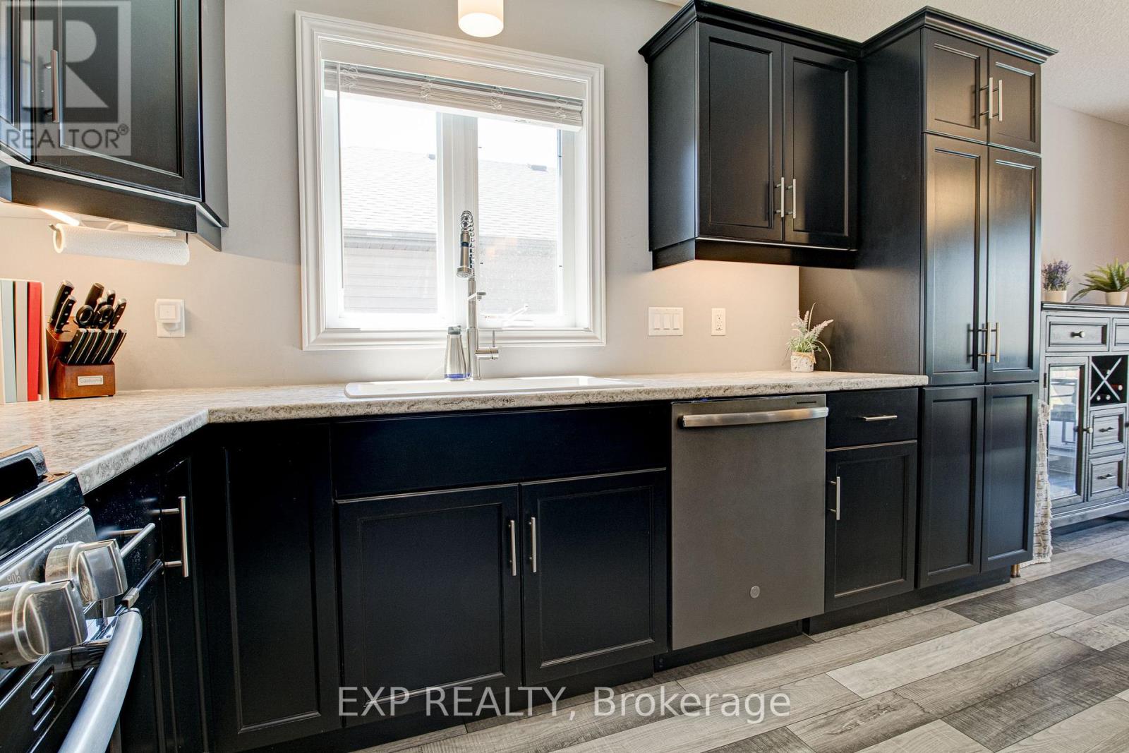 Residential in Ingersoll (Ingersoll - South) 4