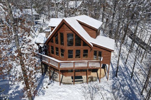 643 Forest Drive, Pigeon Forge, TN, 37863 | Card Image