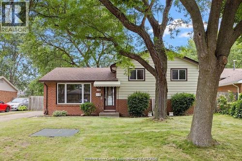 5440 Lyndon Crt, Windsor, ON, N8T1N8 | Card Image