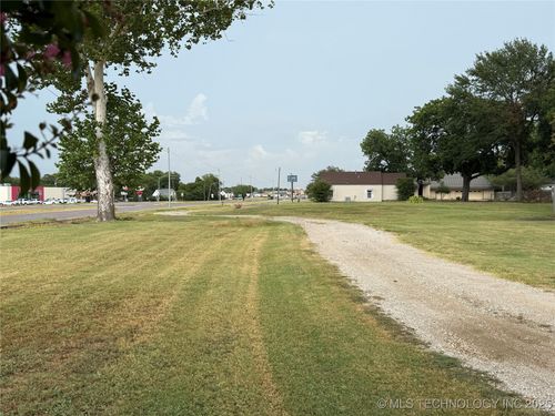 1410 W Broadway St, Ardmore, OK, 73401-2840 | Card Image