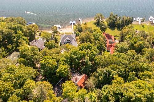 N2218 Bonnie Brae Ln, Lake Geneva, WI, 53147-3837 | Card Image