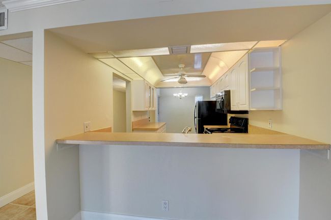 UNIT-202 - 16 Royal Palm Way, Condo with 2 bedrooms, 2 bathrooms and null parking in Boca Raton FL | Image 15