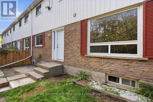 3-11 Tracey Park Drive, Belleville (Belleville Ward), ON, K8P4R4 | Card Image