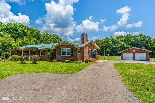 383 Lakey Siding Rd, Robbins, NC, 27325-8225 | Card Image