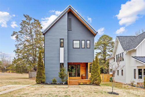 2553 Elkwood Cir, Charlotte, NC, 28205-2117 | Card Image