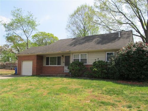 1645 Skyline Dr, Norfolk, VA, 23518-4327 | Card Image